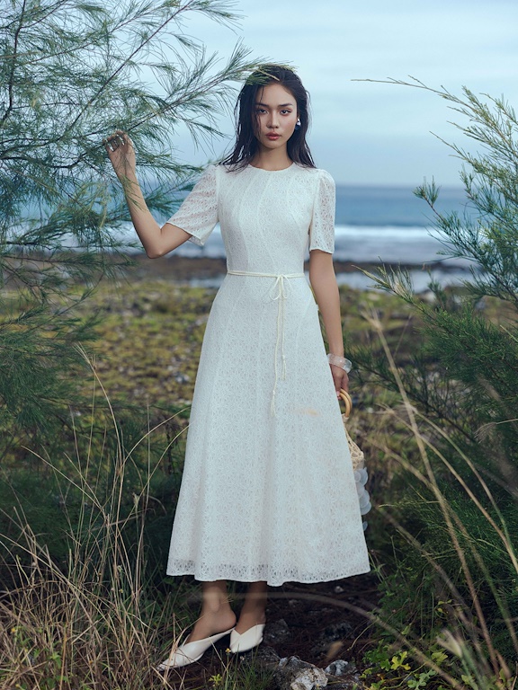Váy ren tay cộc